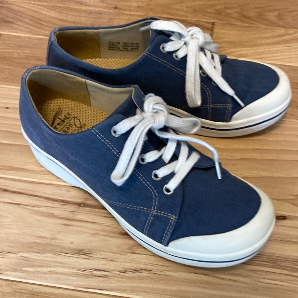 Dansko Blue/White Shoes Size 38
